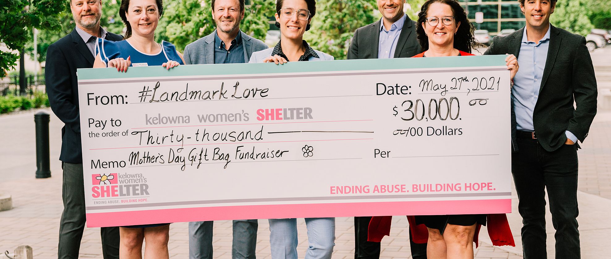 LandmarkLove Mother’s Day Gift Tote fundraiser brings $30K